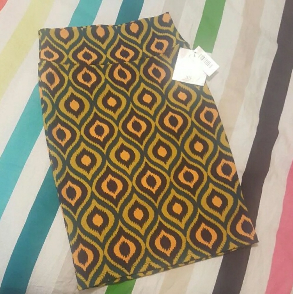 NWT Lularoe XS Cassie Pencil Skirt